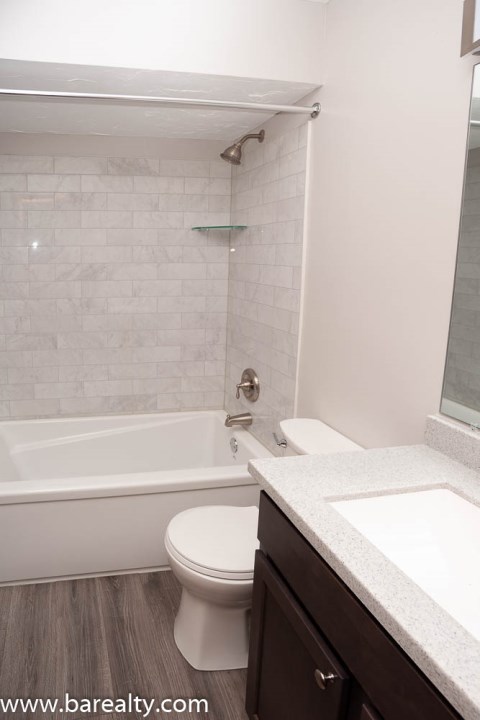 Upper level bathroom 2