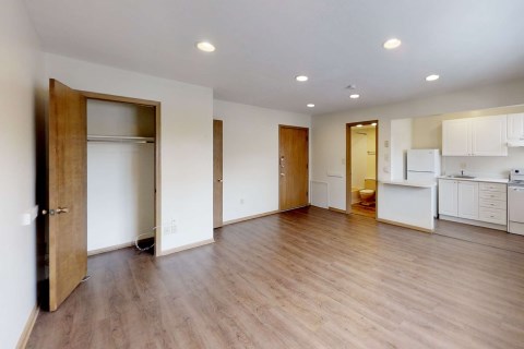 115 E 13th Ave 3