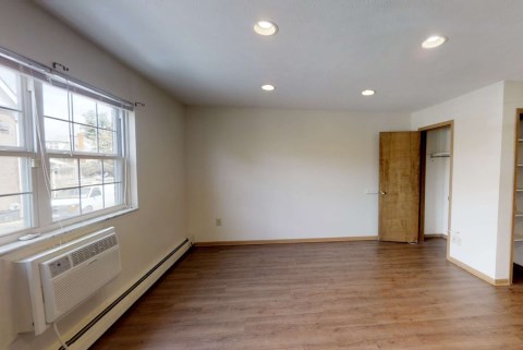 115 E 13th Ave 5