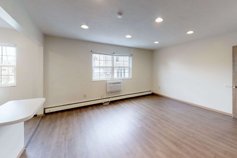 115 E 13th Ave 6