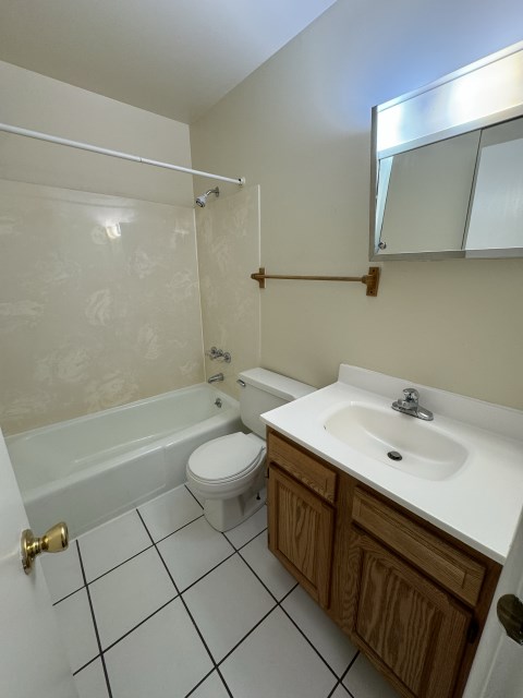Full Bath 2