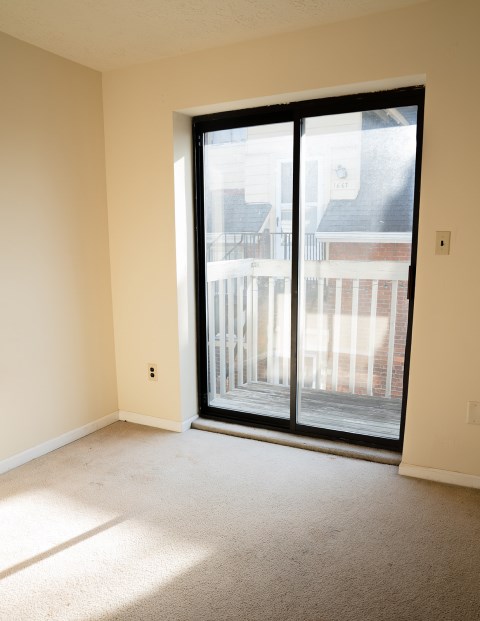 1673 Summit