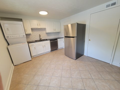 Renovated Kitchen w/ new laundry