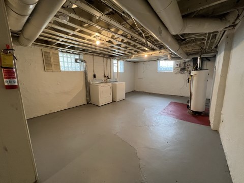 Basement + Washer/Dryer