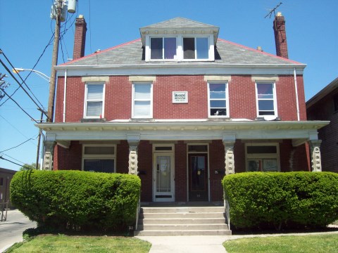 Exterior 30 E. 13th
