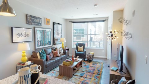 Check out those nine foot ceilings!