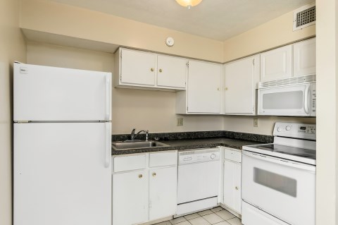 Kitchen with all appliances
