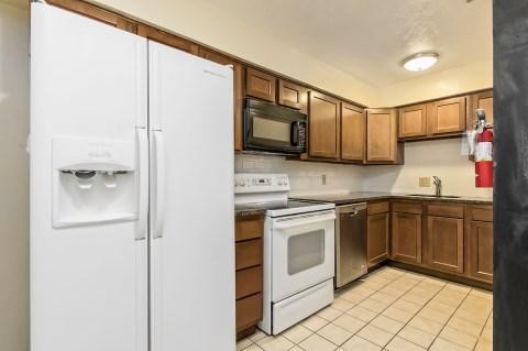 New Granite Kitchen with all appliances