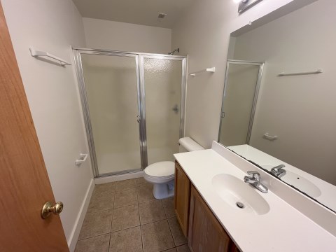 Full Bathroom #2
