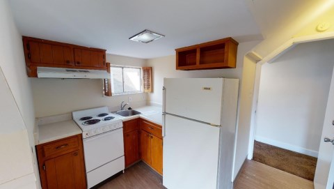 Another kitchen, 1 of 3!