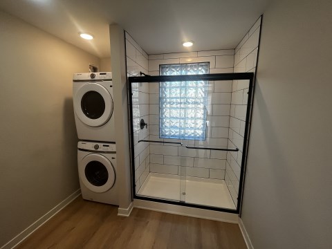 Bathroom/ Washer&Dryer