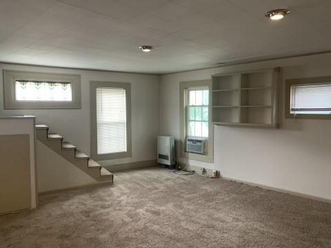 Living Room/Bedroom