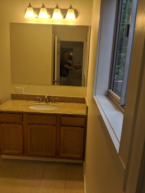 full bathroom #1