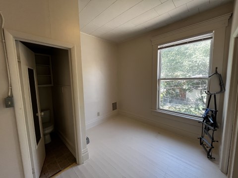 Living Room/Bedroom