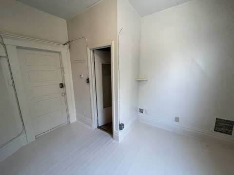 Living Room/Bedroom