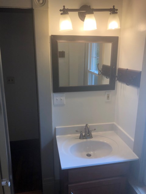 Bathroom upstairs - Newly remodeled