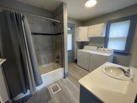 Bathroom/ Laundry