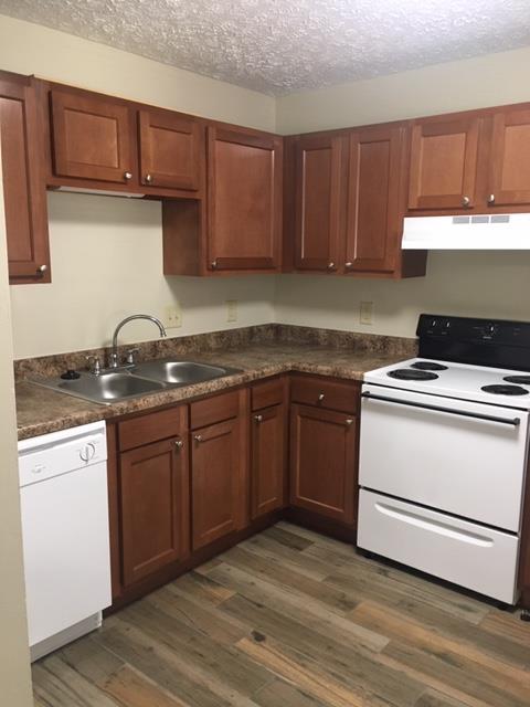 198-C2 Kitchen