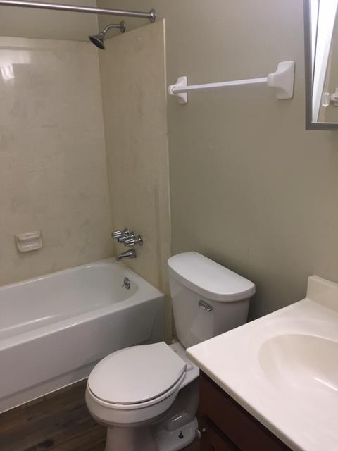 198-C2 Bathroom