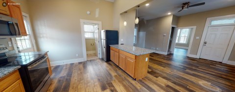 entry/kitchen1