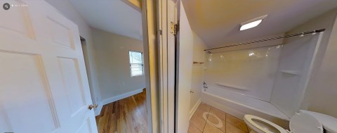 bedroom/bathroom