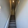 Side entrance stairway