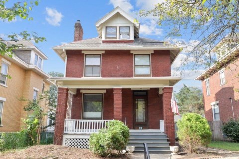 A beautifully renovated 5-7 person house with hard wood floors throughout, new appliances, C/Air, DW, W/D, front porch, back garden area, 2 full bathrooms, and a 2 car garage that is very close to campus!!!