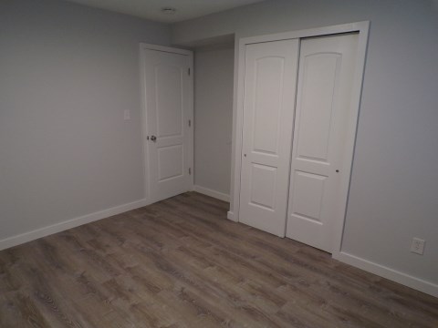 154 E