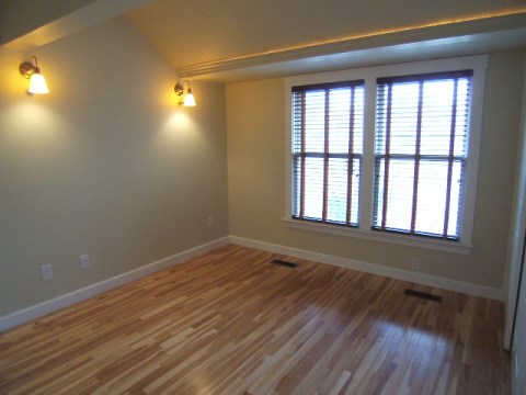 1083 Bedroom with Windows