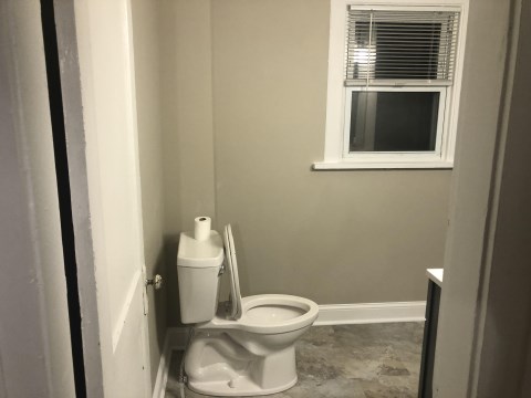 2nd Floor Full Bath picture 2(Newly Remodeled)