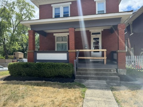 Historic home w/ new front porch