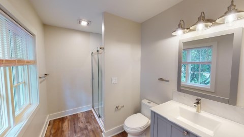 Big bathroom!