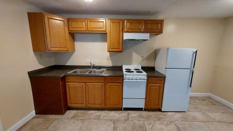214 East Norwich Avenue D - kitchen