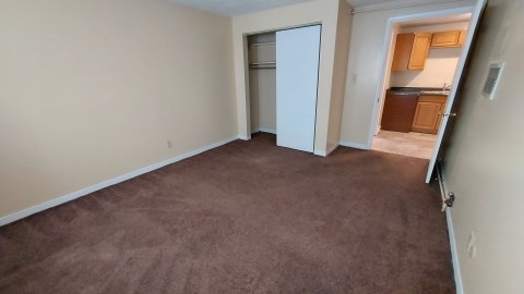 214 East Norwich Avenue D - room