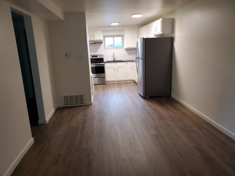 Kitchen w/ eating space