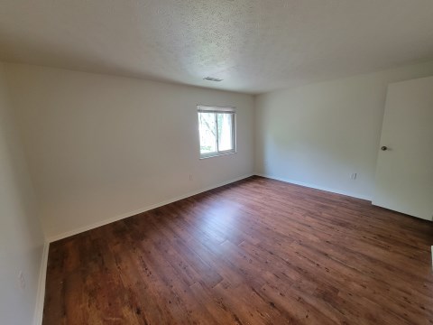 Master Bedroom w/ walk-in closet