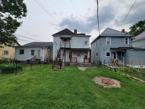 Backyard w/ fire pit