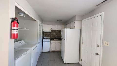190 E.Norwich  # E - kitchen 