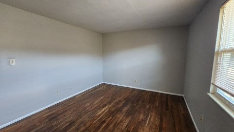 190 E.Norwich  # E - room
