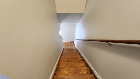 190 E.Norwich  # E - stairs
