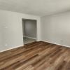 192 East Norwich Avenue D - room