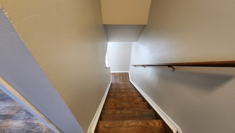 192 East Norwich Avenue D - stairs