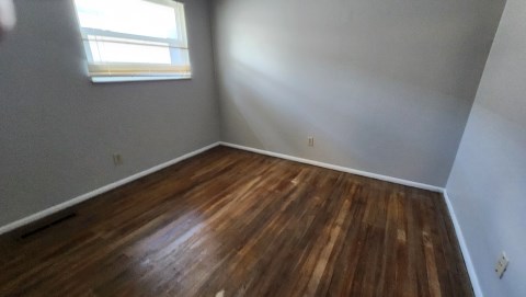 192 East Norwich Avenue D - room