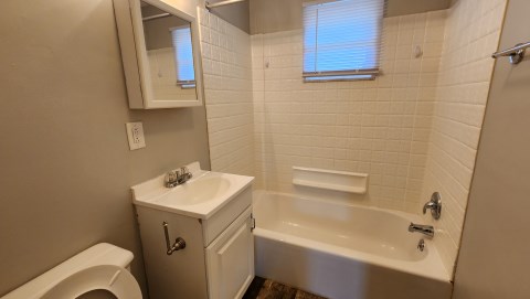 192 East Norwich Avenue D - bathroom