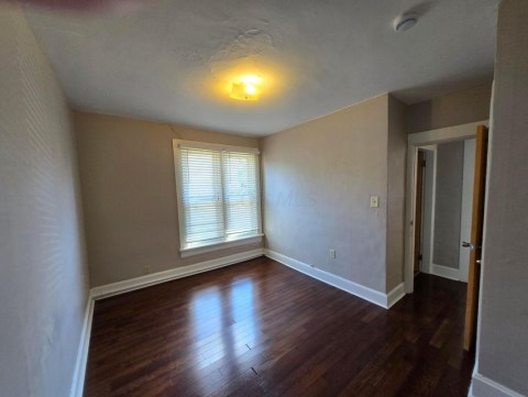 Upper level unit bedroom 2