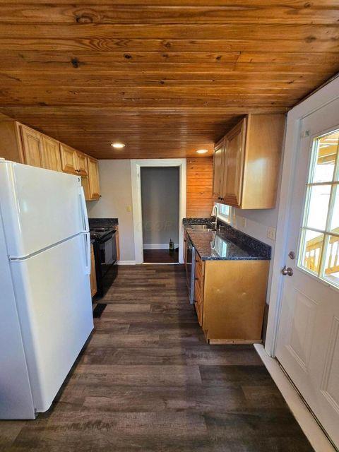 Upper level unit kitchen