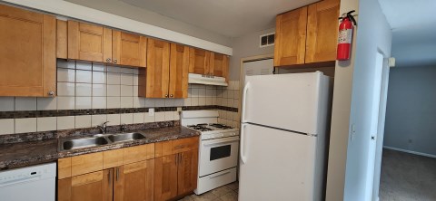 102 W. 8th Ave #202 - kitchen