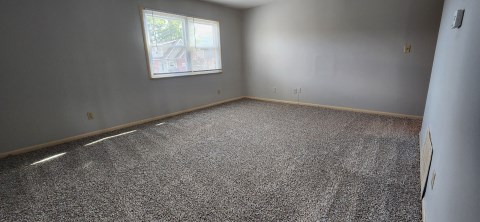 102 W. 8th Ave #301 - room