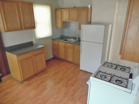 Kitchen with all appliances