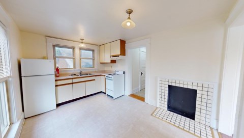 6 TOTAL KITCHENS!